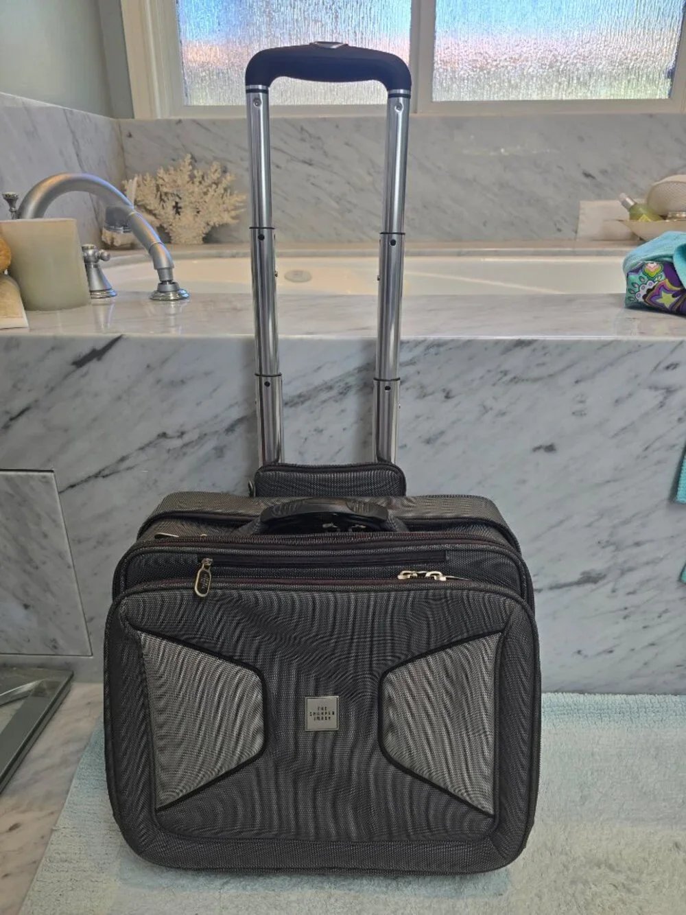 Sharper Image Wheeled Case Black/Grey + Bonus removable computer bag.